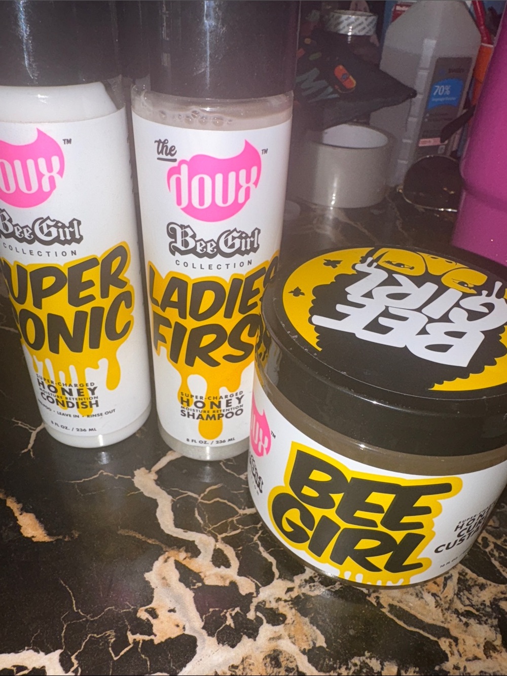 The Doux Bee Girl Ladies First Honey Shampoo - White & Yellow never been opened